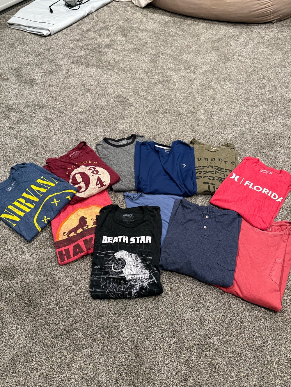 11 Assorted Graphic T-Shirts Bundle size Extra Large